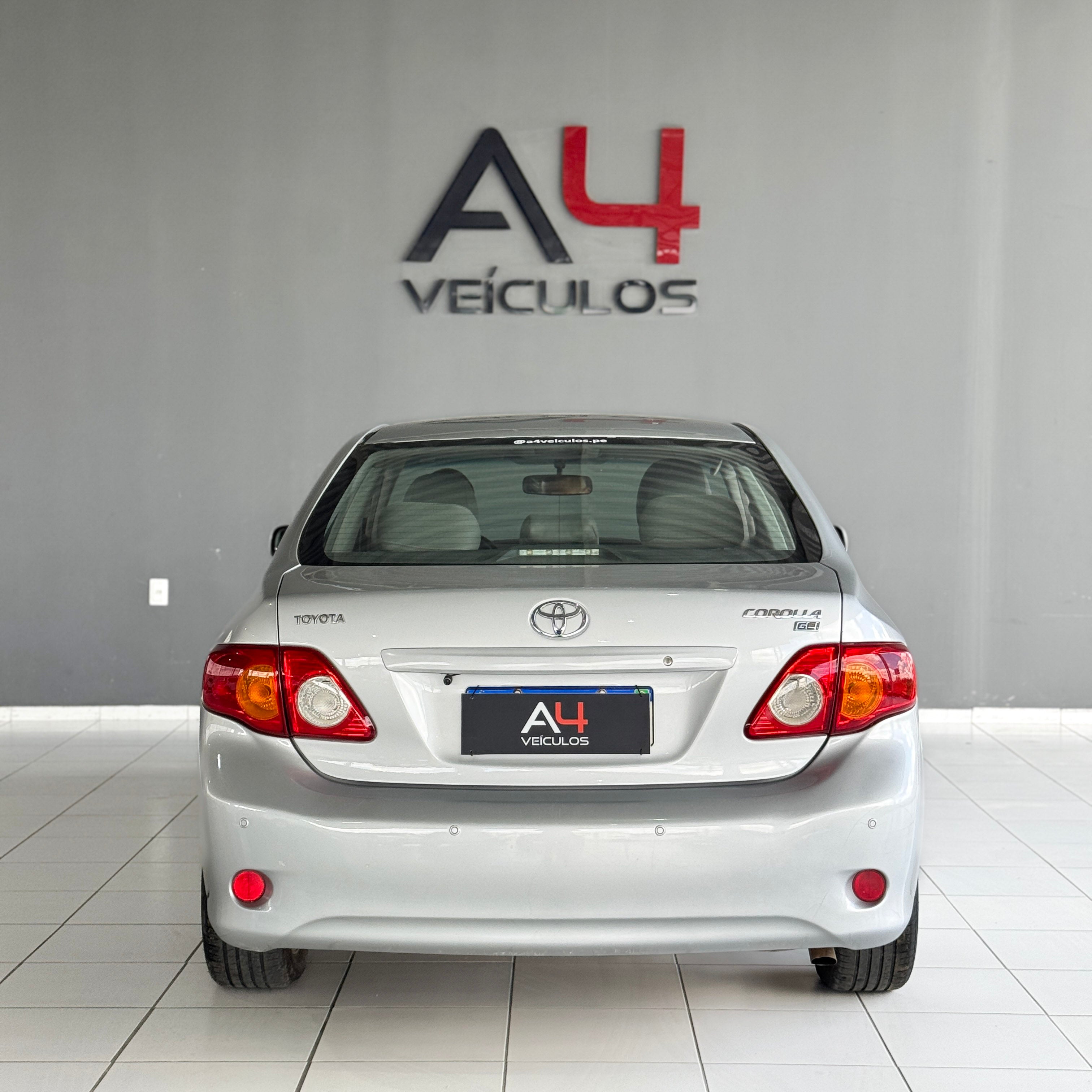 Toyota Corolla 1.8 GLi Automático